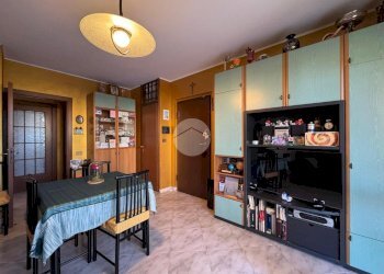 Three-room apartment Via Gribaudia, Settimo Torinese - photo 3