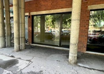 Interno palazzo - Negozio corso Siracusa, 154, Torino (zona Santa Rita) - foto 5