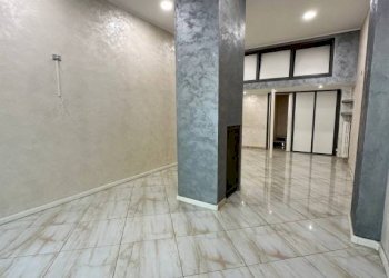 Interno palazzo - Negozio piazza Pitagora, Torino - foto 13