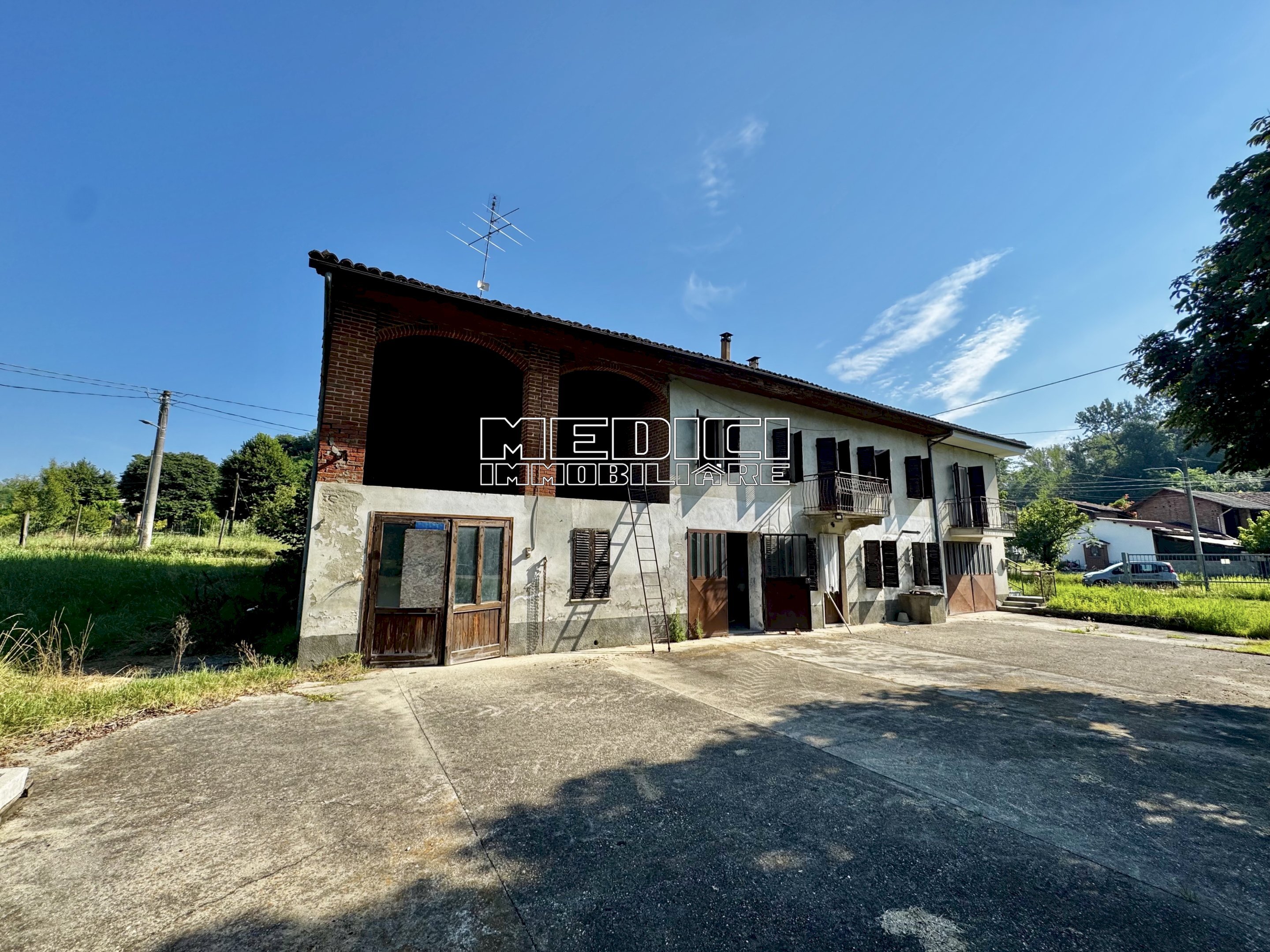 Cortile - Rustico Regione Valmarchese, Frinco - foto 2