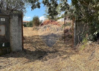 Giardino - Terreno edificabile CONTRADA MONTI ARSI
 
snc, Gravina di Catania - foto 2
