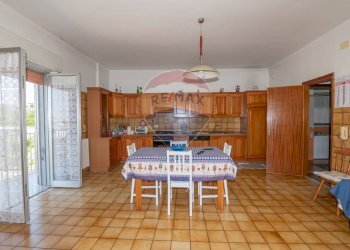 Sala da pranzo - Appartamento Via Cappuccini vecchi
 
8, Caltagirone - foto 2