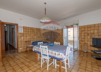 Sala da pranzo - Appartamento Via Cappuccini vecchi
 
8, Caltagirone - foto 3