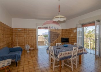 Sala da pranzo - Appartamento Via Cappuccini vecchi
 
8, Caltagirone - foto 27