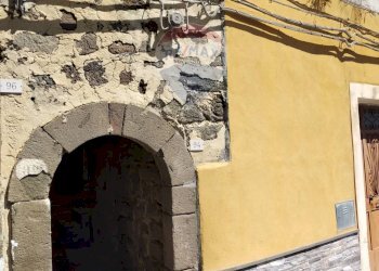 Edificio all\'aperto - Casa indipendente Via Santa Maria dei Greci
 
90, Vizzini - foto 3