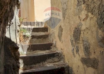 Scale - Casa indipendente Via Santa Maria dei Greci
 
90, Vizzini - foto 6