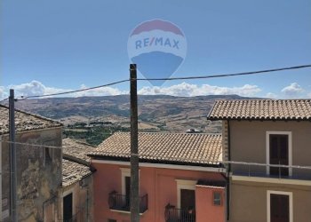 Edificio all\'aperto - Casa indipendente Via Santa Maria dei Greci
 
90, Vizzini - foto 12