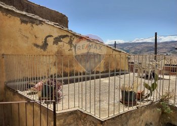 Balcone - Casa indipendente Via Santa Maria dei Greci
 
90, Vizzini - foto 16