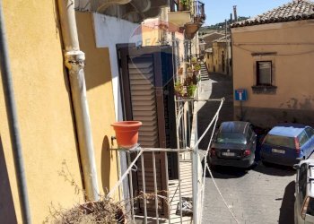Edificio all\'aperto - Casa indipendente Via Santa Maria dei Greci
 
90, Vizzini - foto 30