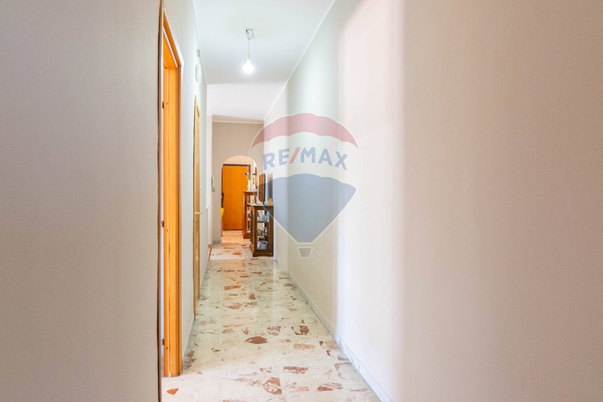 Hall / corridoio - Quadrilocale Via Madonna della Via
 
190, Gravina di Catania - foto 3