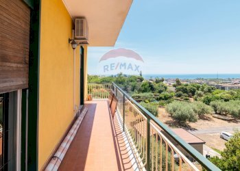 Balcone - Quadrilocale Via Madonna della Via
 
190, Gravina di Catania - foto 19