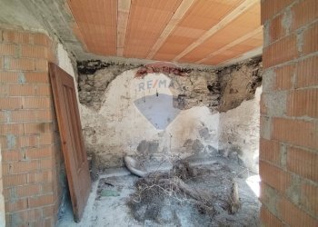 Stanza vuota - Semi-detached house Via Damiano Chiesa, Seren del Grappa - photo 12