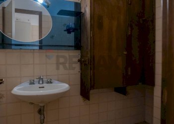 Bagno - Commercial Premises via Jannozzi
 
50, San Donato Milanese - photo 15