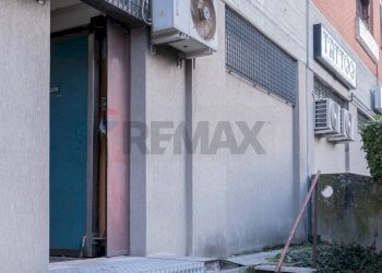 Edificio all\'aperto - Commercial Premises via Jannozzi
 
50, San Donato Milanese - photo 20