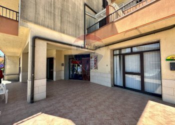 Terrazza - Attività Commerciale Via Botteghelle
 
65, Mazzarrone - foto 2