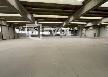 Foto 2 - Capannone via del Cristo
 
21, Manzano - foto 2