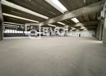 Foto 3 - Capannone via del Cristo
 
21, Manzano - foto 3