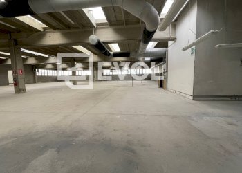 Foto 6 - Capannone via del Cristo
 
21, Manzano - foto 6