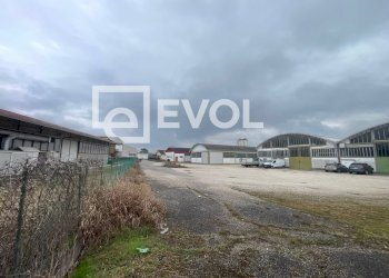 Foto 17 - Capannone via del Cristo
 
21, Manzano - foto 17