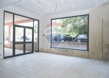 Stanza vuota - Locale Commerciale Via Livatino
 
30, Enna - foto 11