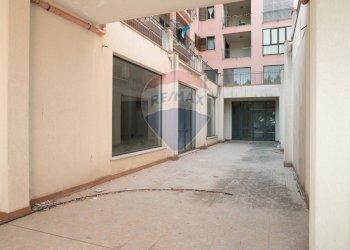 Edificio all\'aperto - Locale Commerciale Via Livatino
 
30, Enna - foto 18