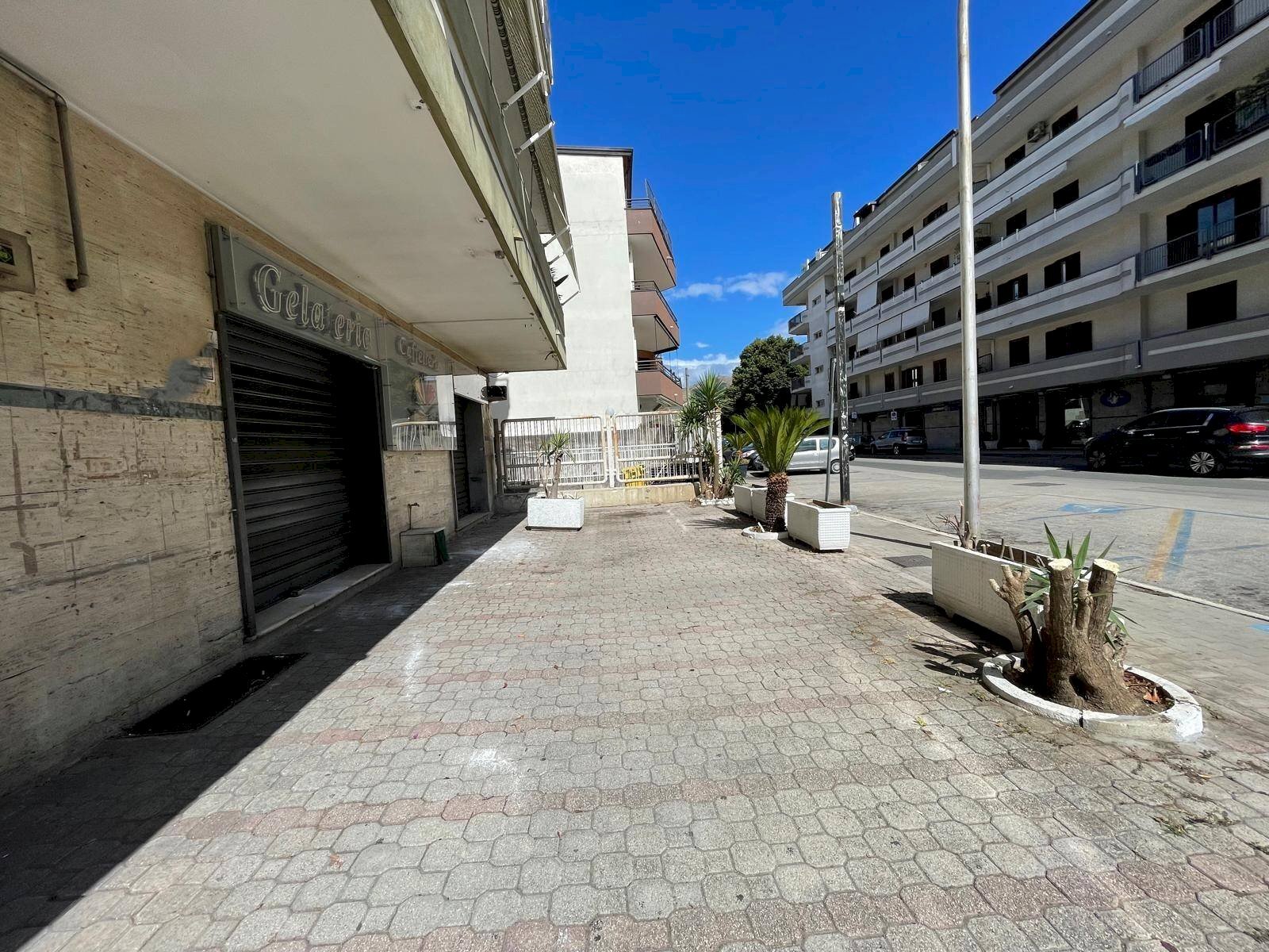 Foto 3 - Negozio VIA SALVO D'ACQUISTO
 
27, Caserta - foto 3