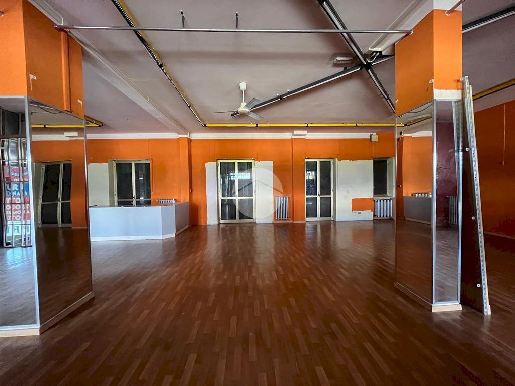 Negozio Locale Commerciale Via Cuneo, Barge - foto 3