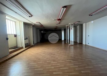 Negozio Locale Commerciale Via Cuneo, Barge - foto 10