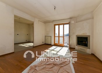 Soggiorno - Quadrilocale Viale Giuseppe Mazzini, 78, Barge - foto 3