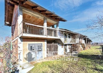 Facciata - Casa indipendente Via Pilone Rio, 8, Bagnolo Piemonte - foto 24