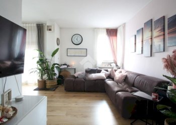 Three-room apartment Via Roma, Garbagnate Milanese - photo 4