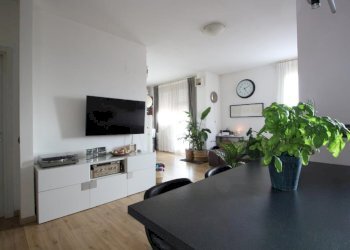 Three-room apartment Via Roma, Garbagnate Milanese - photo 8