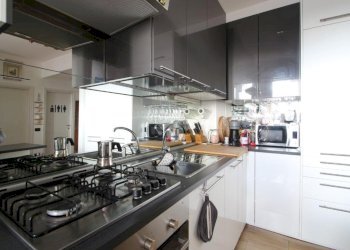 Three-room apartment Via Roma, Garbagnate Milanese - photo 12