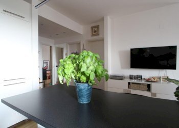 Three-room apartment Via Roma, Garbagnate Milanese - photo 14
