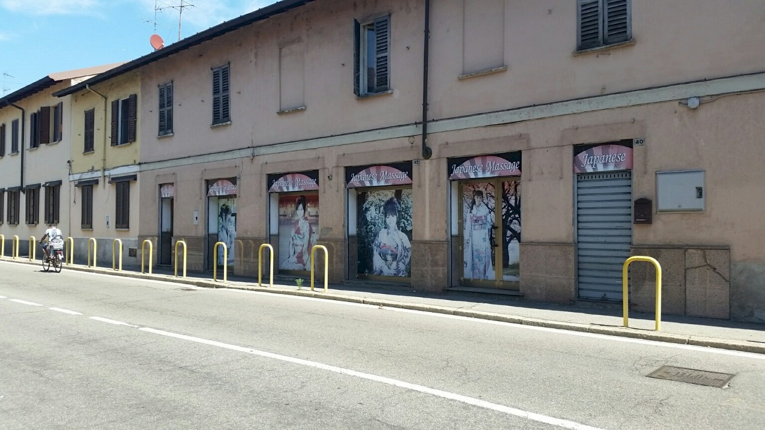 Foto 1 - Negozio Via Generale Espinasse
 
38/40, Magenta - foto 1