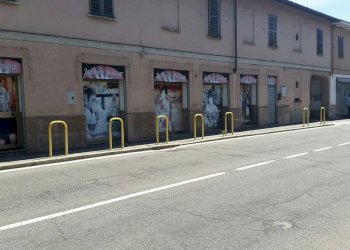 Foto 2 - Negozio Via Generale Espinasse
 
38/40, Magenta - foto 2