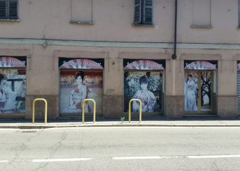 Foto 3 - Negozio Via Generale Espinasse
 
38/40, Magenta - foto 3