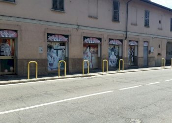 Foto 4 - Negozio Via Generale Espinasse
 
38/40, Magenta - foto 4