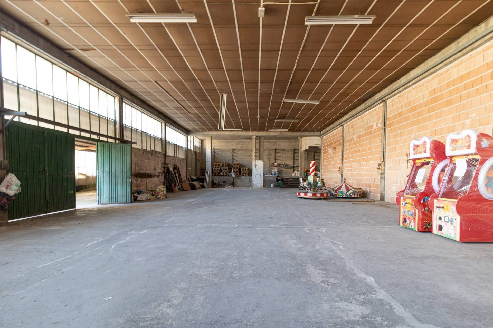 Foto 1 - Capannone 165, Acquaviva Picena - foto 1