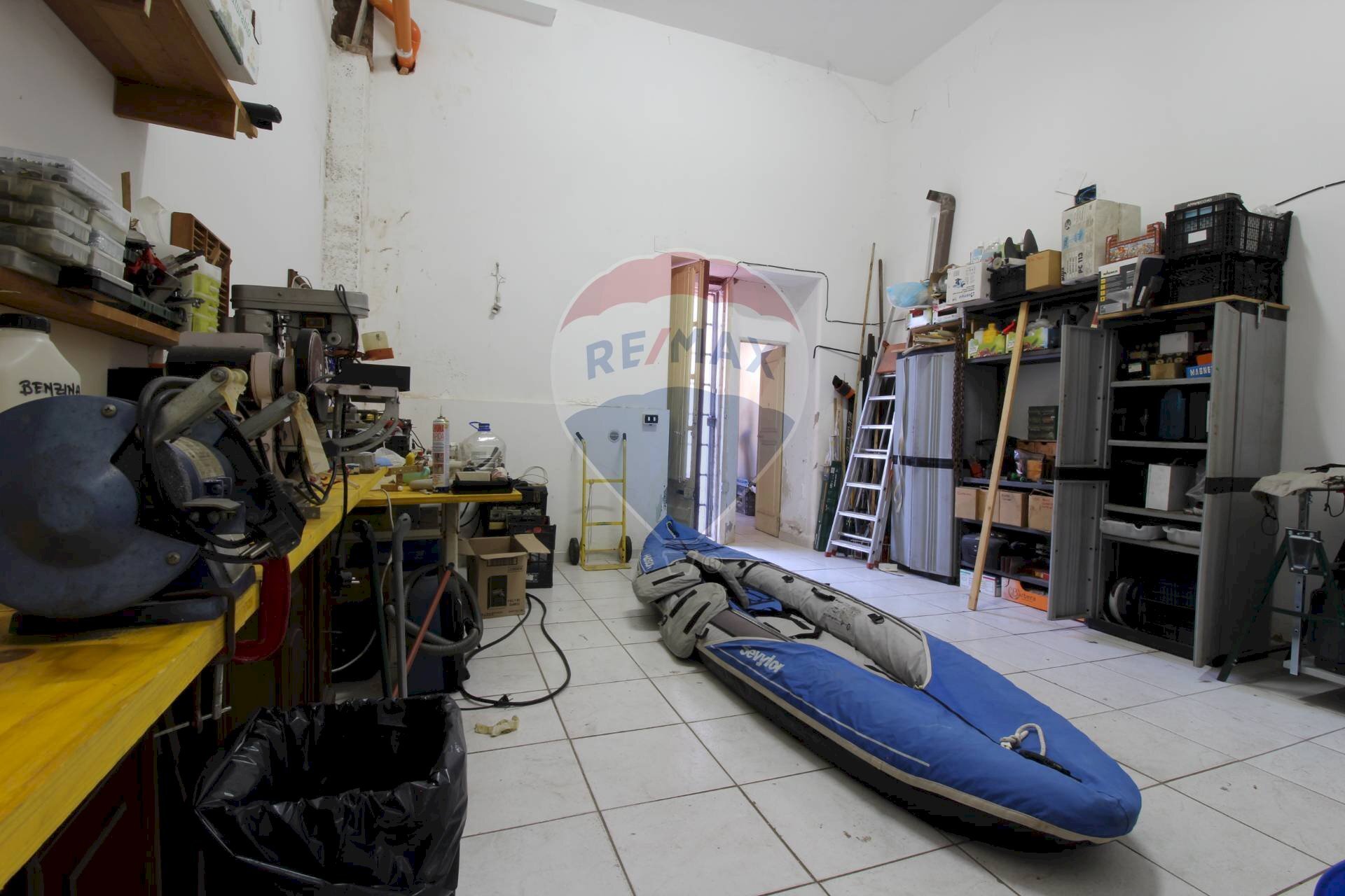 Dispensa di stoccaggio - Shop Via Cibele
 
53, Catania - photo 2