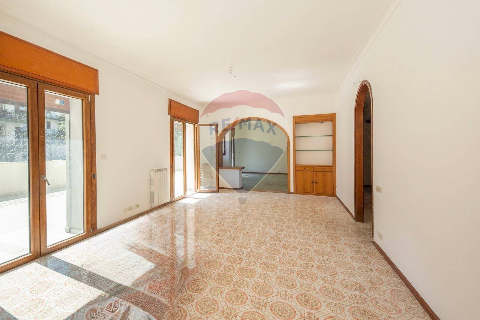 Stanza vuota - Appartamento via Novaluce
 
73, Tremestieri Etneo - foto 3