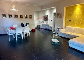 Sala da pranzo - Appartamento Via Francesco De Sanctis
 
6, Catania - foto 7