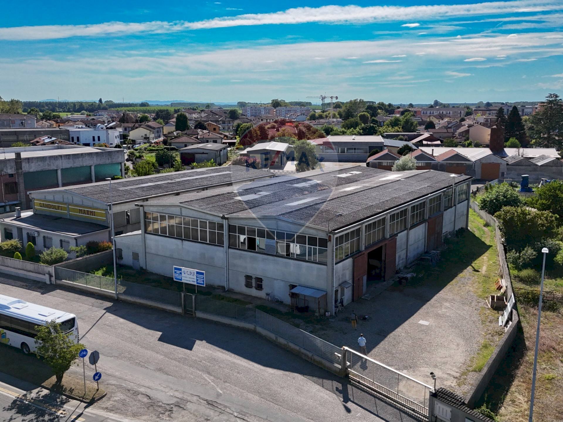 Edificio all\'aperto - Capannone Via dell'Artigianato
 
19, Robbio - foto 1