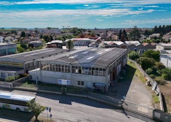 Edificio all\'aperto - Capannone Via dell'Artigianato
 
19, Robbio - foto 6