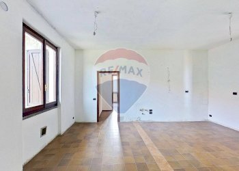 Stanza vuota - Bilocale VIA CAVOUR
 
19, Mornago - foto 2