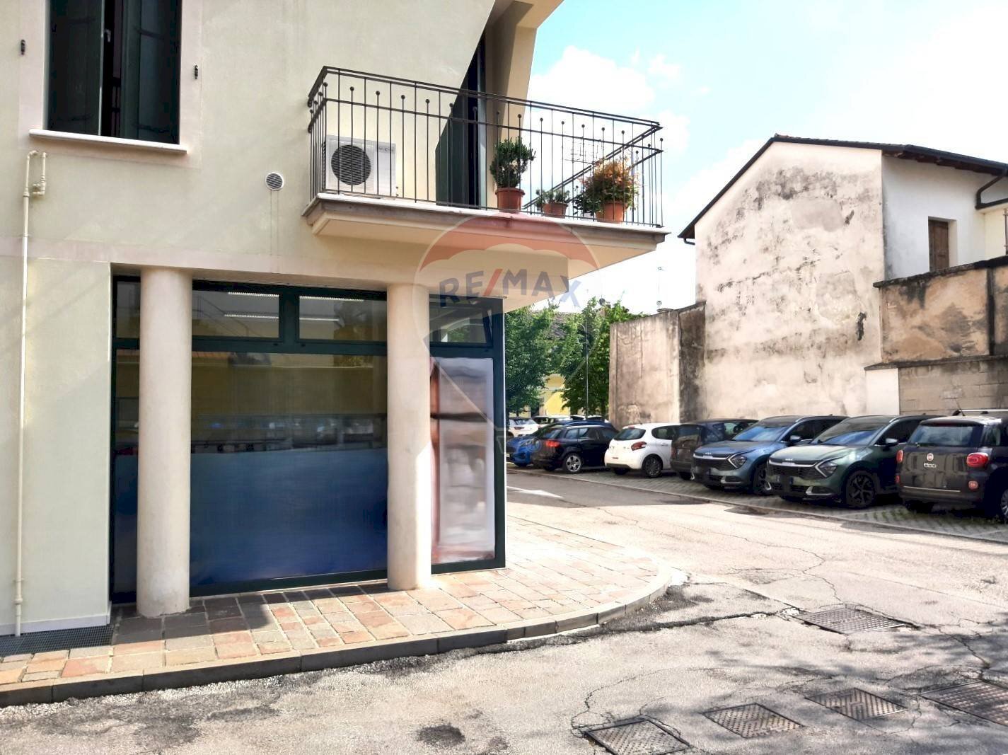 Edificio all\'aperto - Locale Commerciale Via 8-9 Maggio 1848
 
6, Cornuda - foto 3