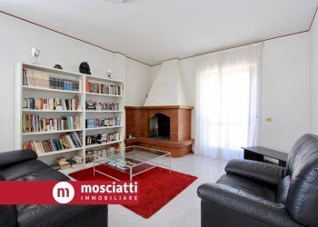 Foto 8 - Appartamento Via Spontini
 
1, Pioraco - foto 8