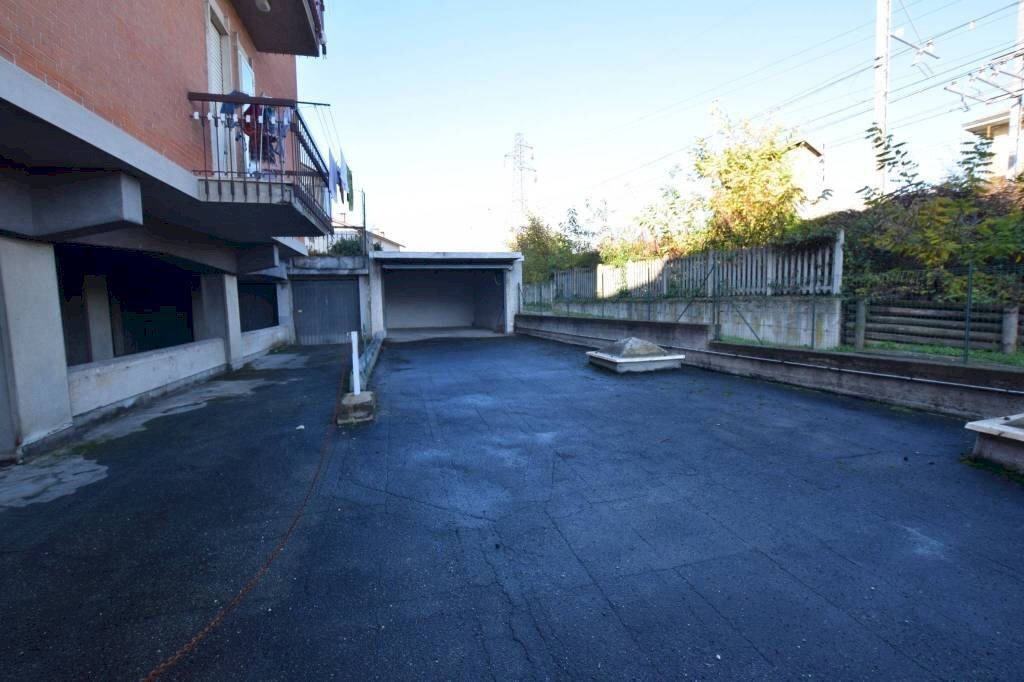 Cortile interno - Box corso Armando Diaz, 2, Mondovì - foto 2