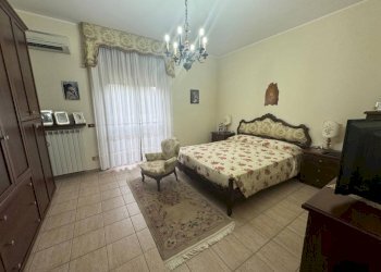 Camera da letto - Villa via Patrioti, 22, Induno Olona - foto 16