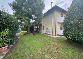 Giardino - Villa via Patrioti, 22, Induno Olona - foto 10